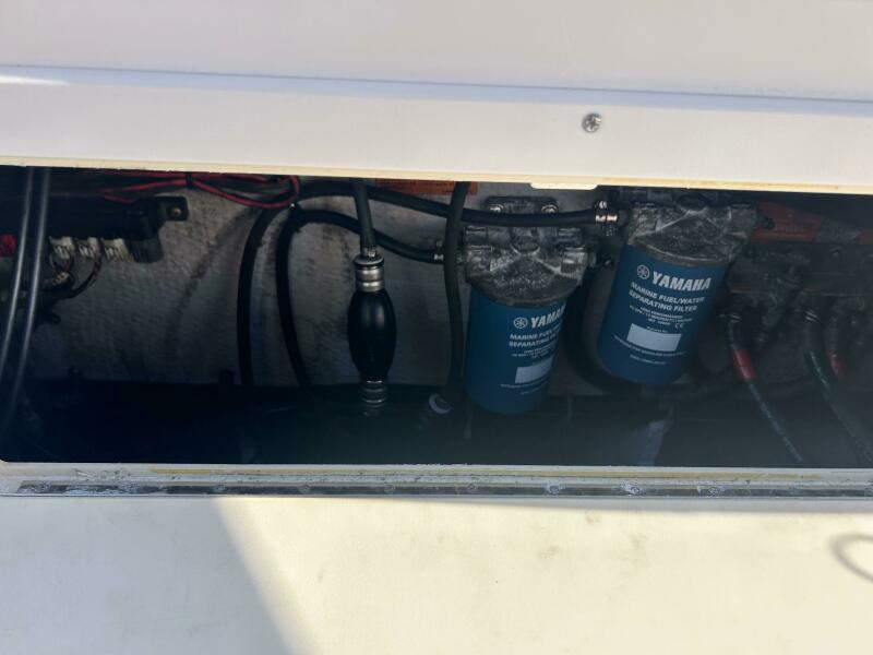 1999 Grady-White 306 Bimini