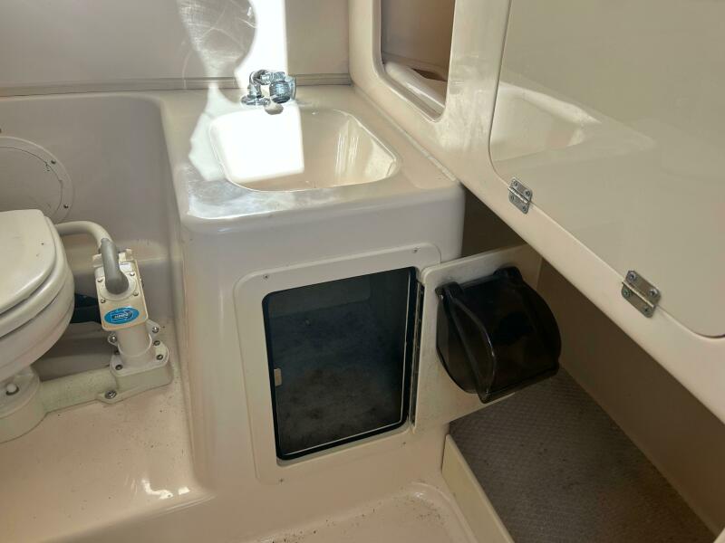 1999 Grady-White 306 Bimini