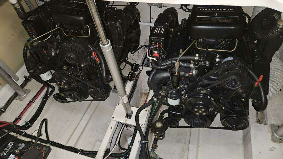 32ft Chris Craft Yacht For Sale