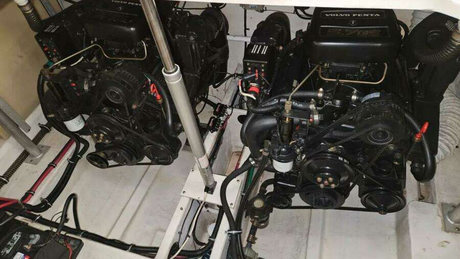 32ft Chris Craft Yacht For Sale