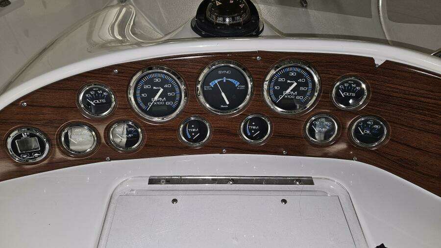 32ft Chris Craft Yacht For Sale