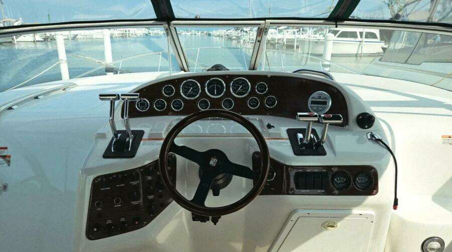 32ft Chris Craft Yacht For Sale