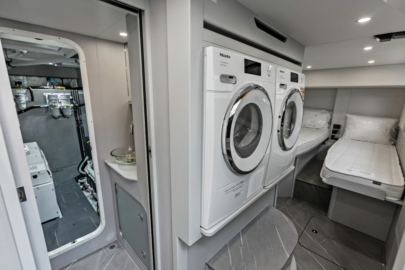 2026 Absolute 62 Navetta NEW