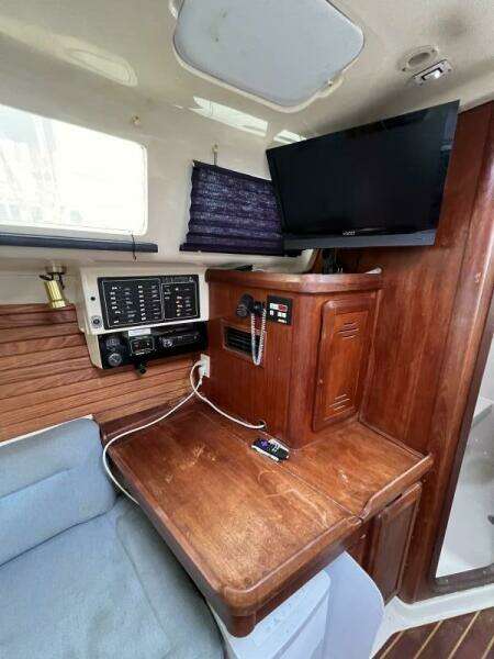 KAYA 33ft Hunter Yacht For Sale