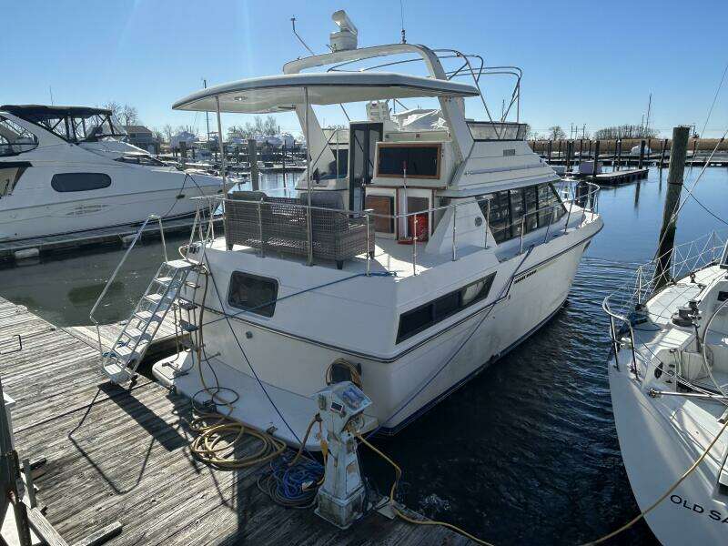 38ft Carver Yacht For Sale