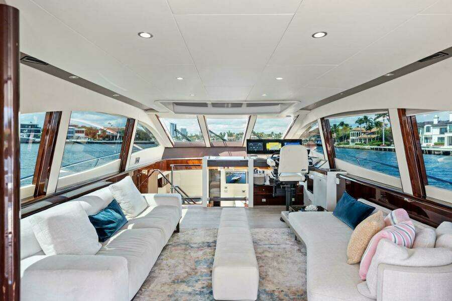 Liquid Asset 78ft Lazzara Yachts Yacht For Sale