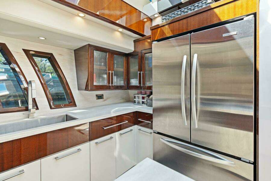 Liquid Asset 78ft Lazzara Yachts Yacht For Sale