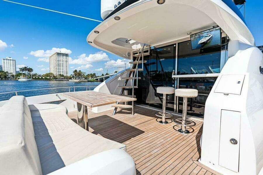 Liquid Asset 78ft Lazzara Yachts Yacht For Sale