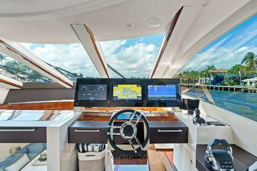 Liquid Asset 78ft Lazzara Yachts Yacht For Sale