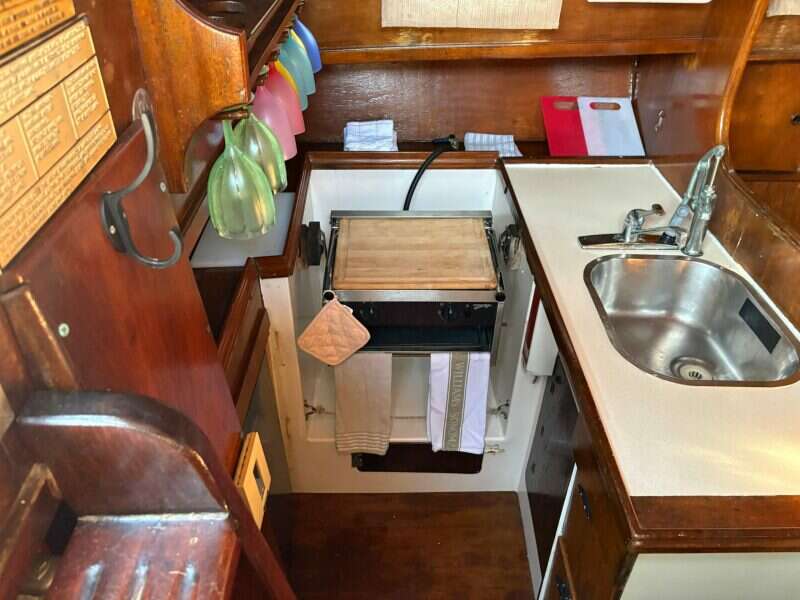 1979-freedom-40-cat-ketch-sail-9702897-20250513145400945-1_XLARGE.jpg