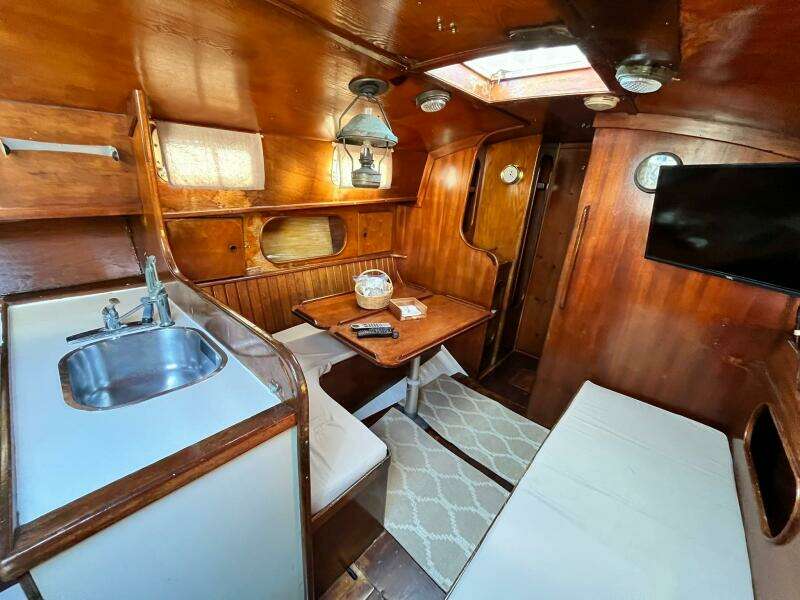 1979-freedom-40-cat-ketch-sail-9702897-20250303172719309-1_XLARGE.jpg