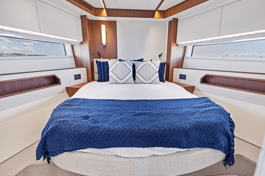72ft Azimut Yacht For Sale