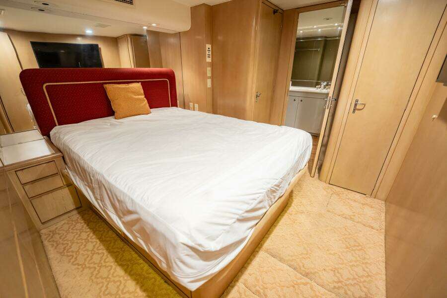Hatts Off 74ft Hatteras Yacht For Sale