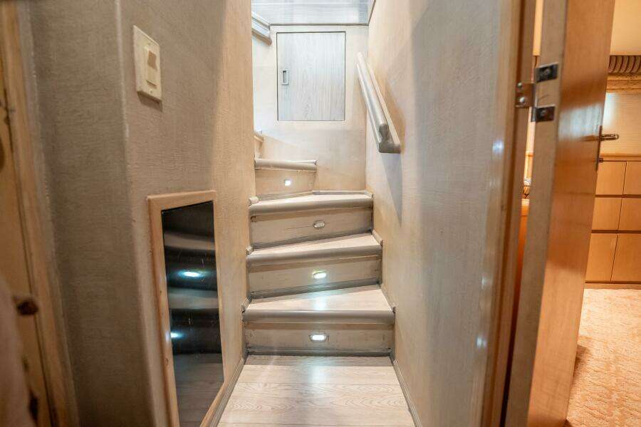 Hatts Off 74ft Hatteras Yacht For Sale