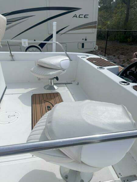 22ft Boston Whaler Yacht For Sale