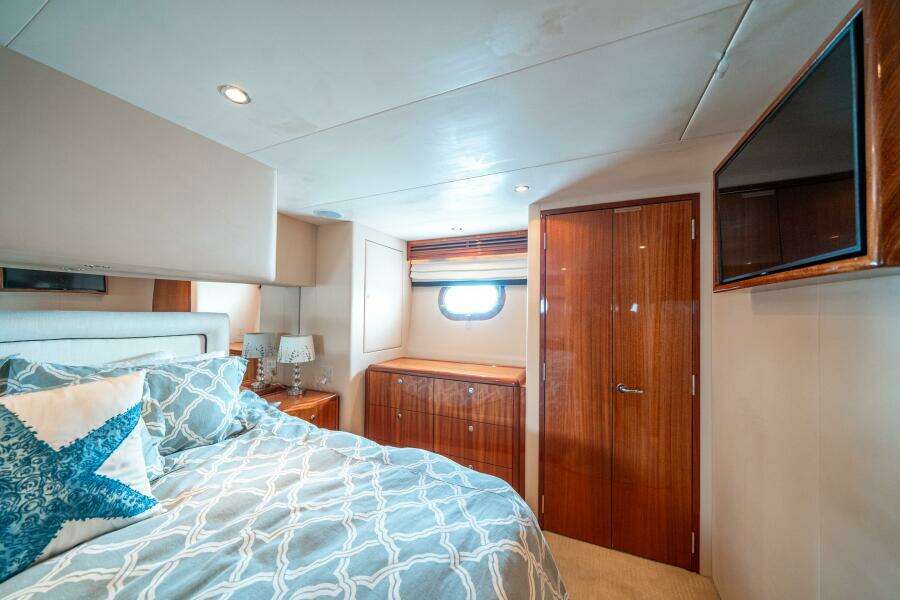 Krohs Nest 64ft Hatteras Yacht For Sale