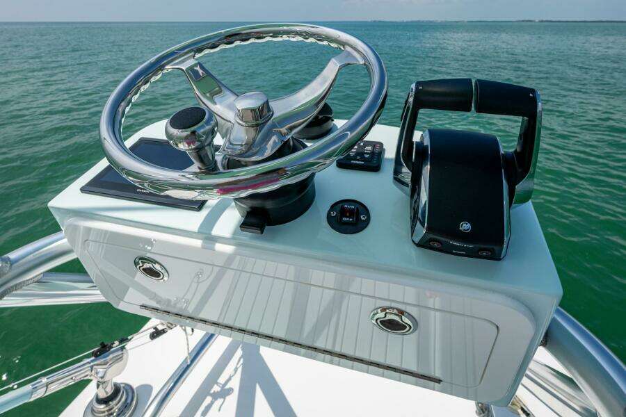 31ft SeaHunter Yacht For Sale