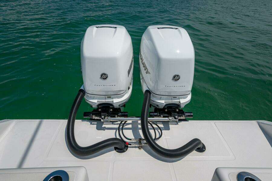 31ft SeaHunter Yacht For Sale
