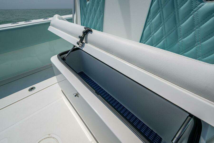 31ft SeaHunter Yacht For Sale