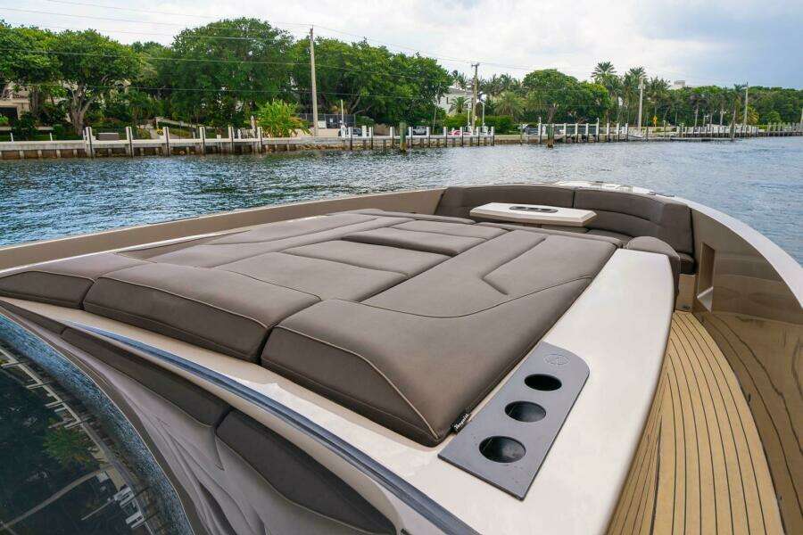 COBRA 45ft Vanquish Yachts Yacht For Sale