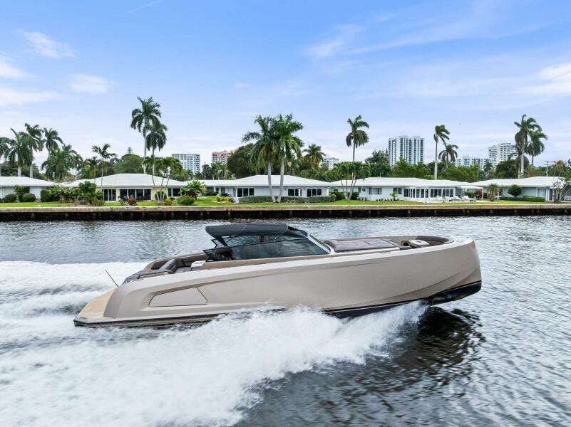 45' 2022 Vanquish Yachts VQ45