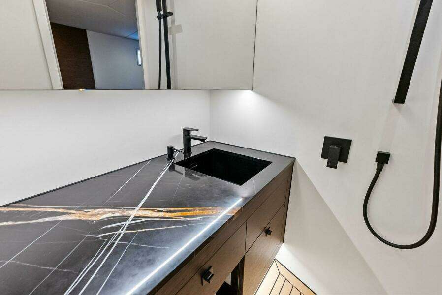 COBRA 45ft Vanquish Yachts Yacht For Sale