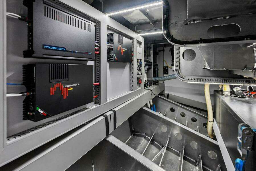 COBRA 45ft Vanquish Yachts Yacht For Sale