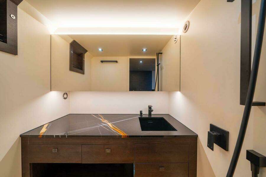 COBRA 45ft Vanquish Yachts Yacht For Sale