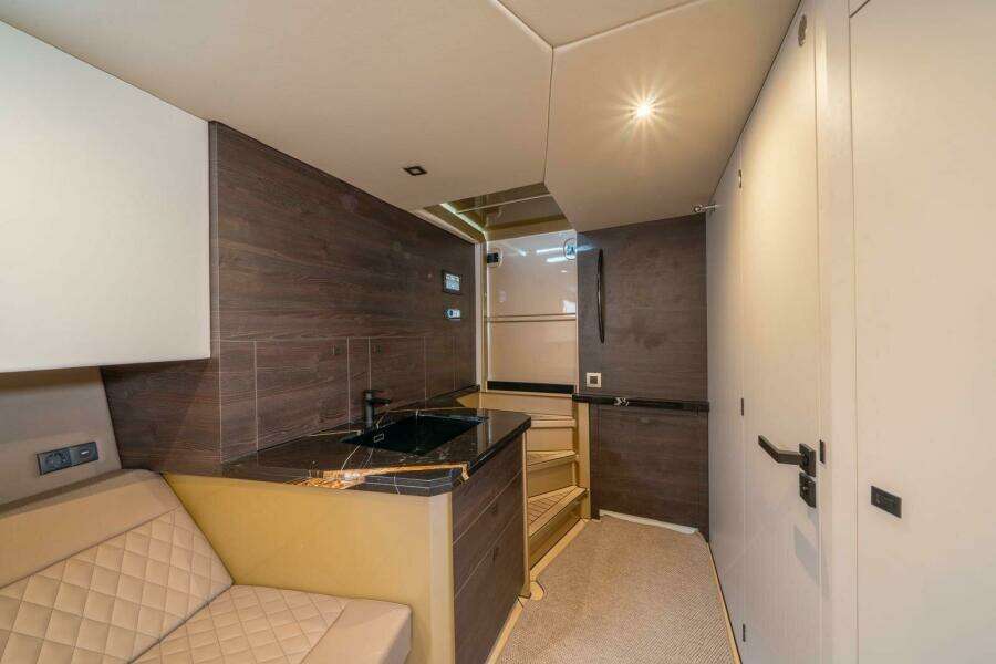 COBRA 45ft Vanquish Yachts Yacht For Sale