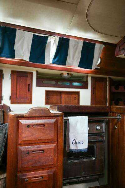 Miss Daisy 32ft Ericson Yacht For Sale