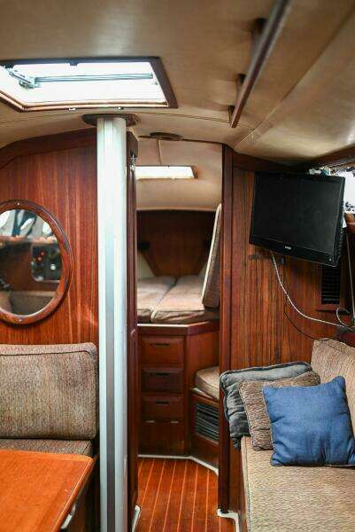 Miss Daisy 32ft Ericson Yacht For Sale