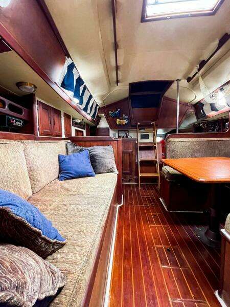 Miss Daisy 32ft Ericson Yacht For Sale