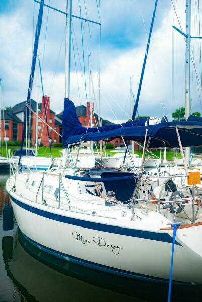 Miss Daisy 32ft Ericson Yacht For Sale
