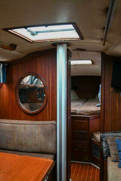 Miss Daisy 32ft Ericson Yacht For Sale