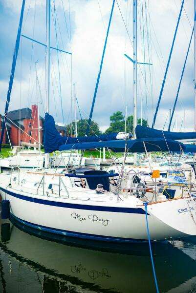 Miss Daisy 32ft Ericson Yacht For Sale