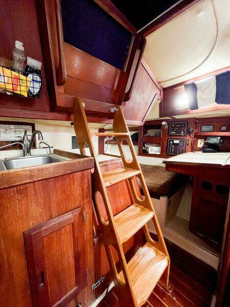 Miss Daisy 32ft Ericson Yacht For Sale