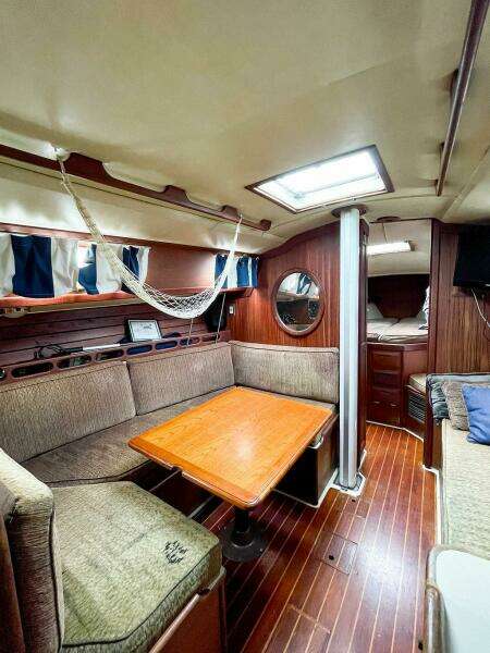 Miss Daisy 32ft Ericson Yacht For Sale
