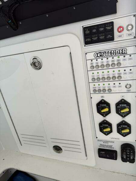 32ft Contender Yacht For Sale