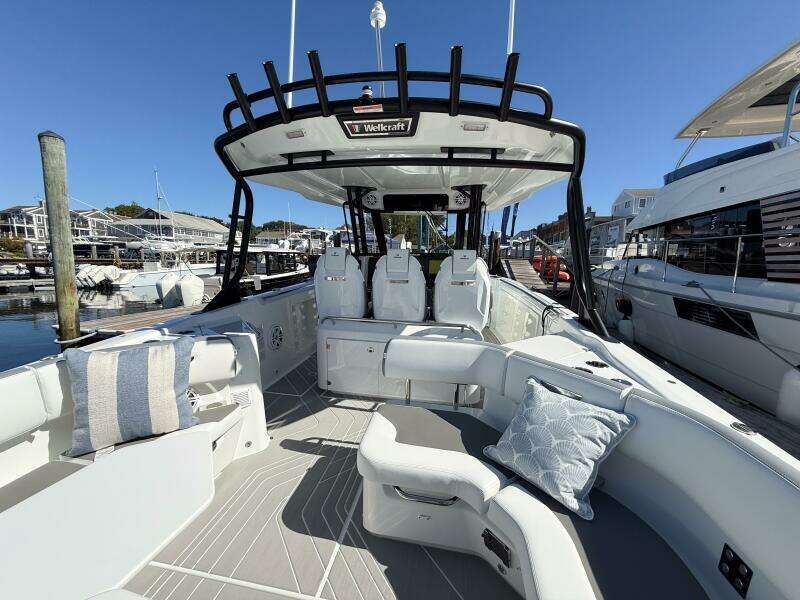 38ft Wellcraft Yacht For Sale