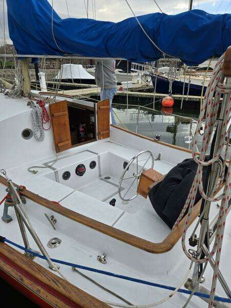 Unforgettable 32ft Ted Brewer Yacht For Sale