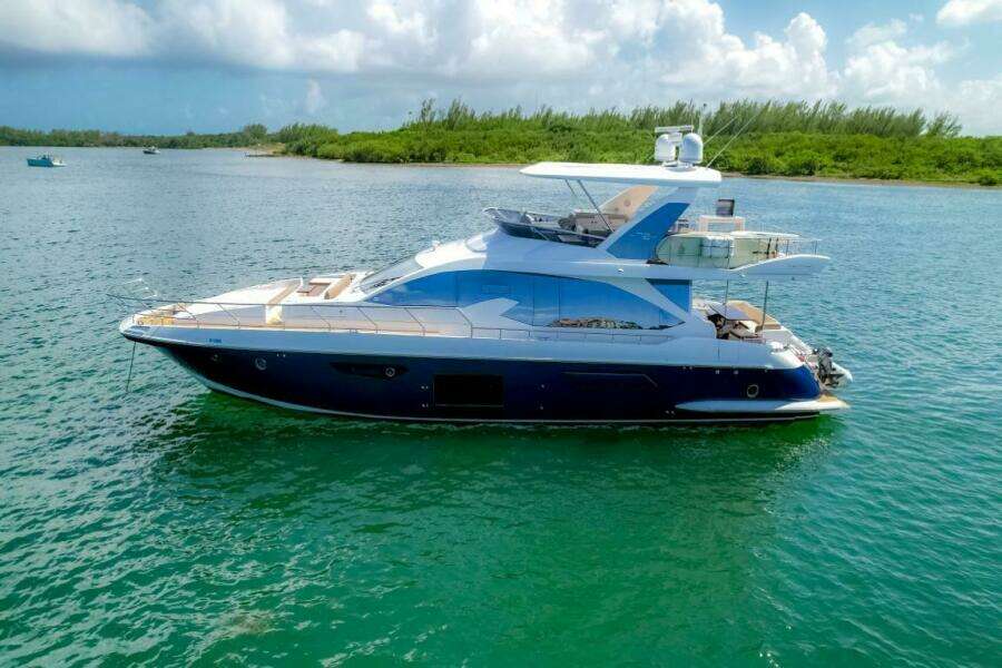 72ft Azimut Yacht For Sale