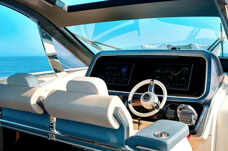 46' 2023 Invictus TT460