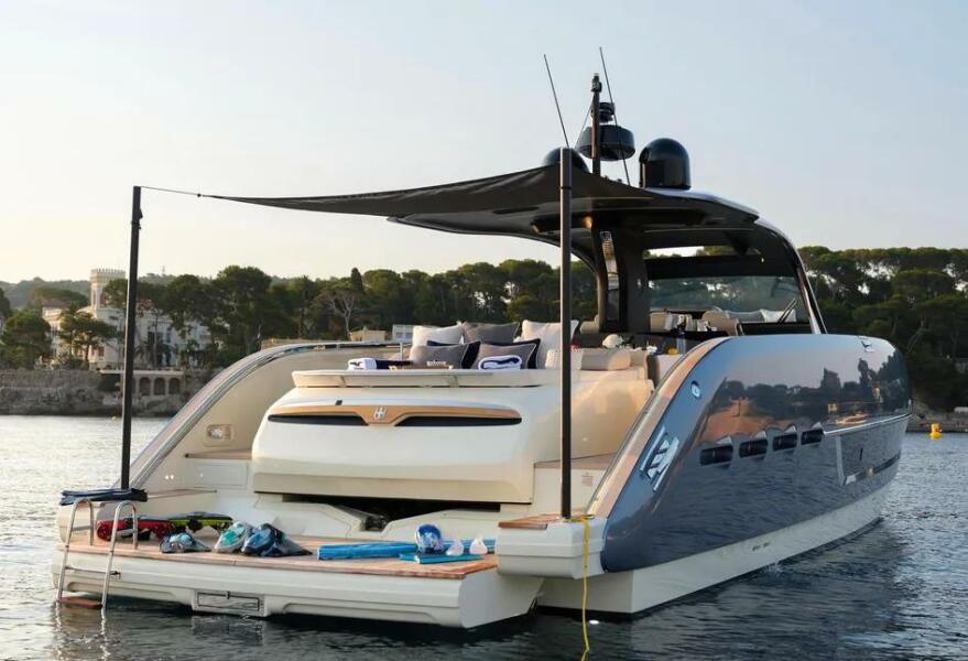 46' 2023 Invictus TT460