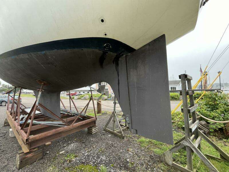 OUTRAGEOUS 41ft Cheoy Lee Yacht For Sale