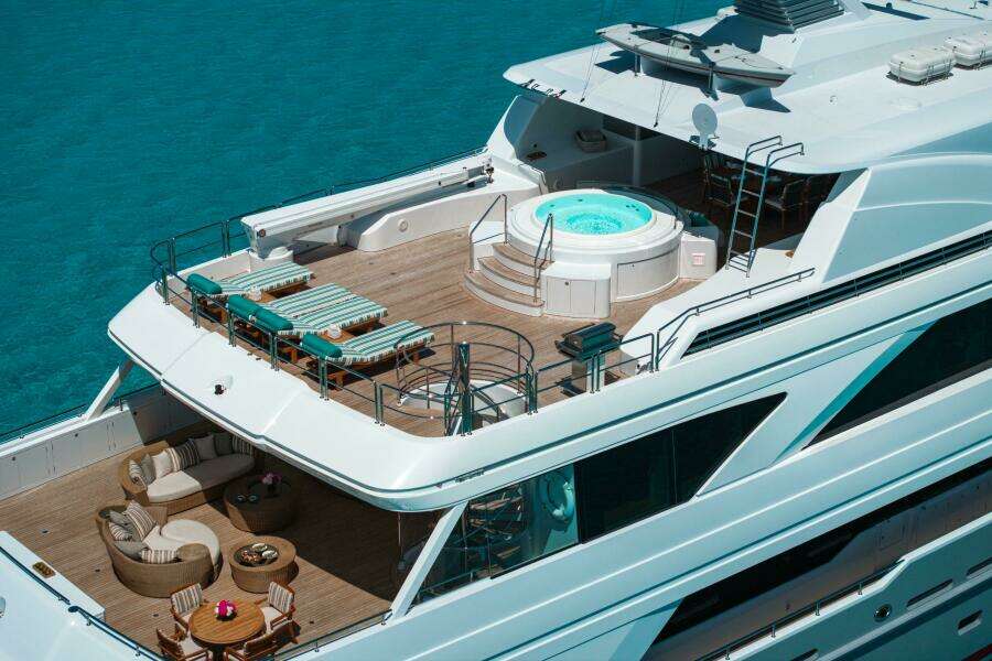 Sundeck Aft 