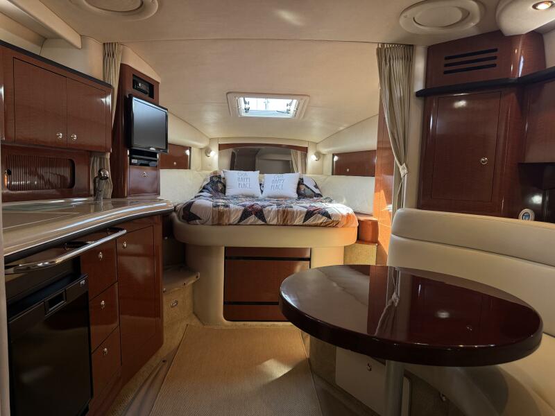 2004 Sea Ray 320 Sundancer