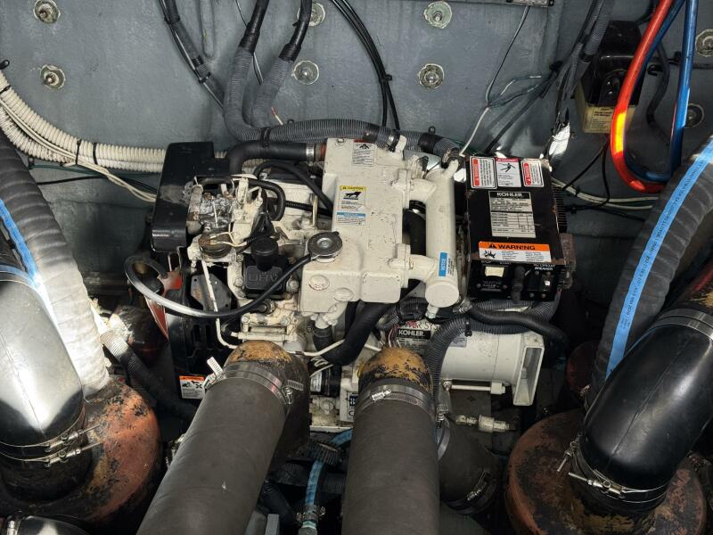 2004 Sea Ray 320 Sundancer