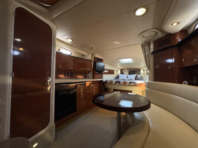2004 Sea Ray 320 Sundancer