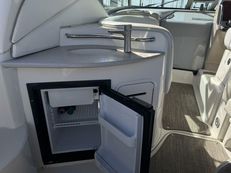 2004 Sea Ray 320 Sundancer