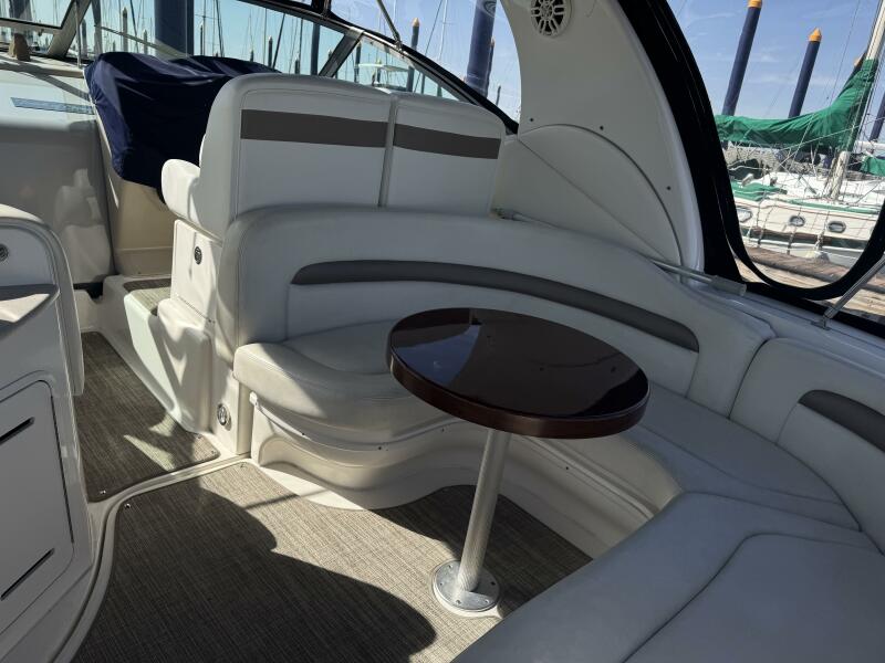 2004 Sea Ray 320 Sundancer